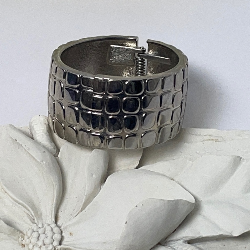 Silver Clamp Bracelet Turtle Shell Design - Picture 3 of 8